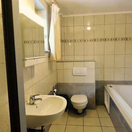 Spacious Holiday In Xhoffraix With Lake Nearby Feriehus Malmedy